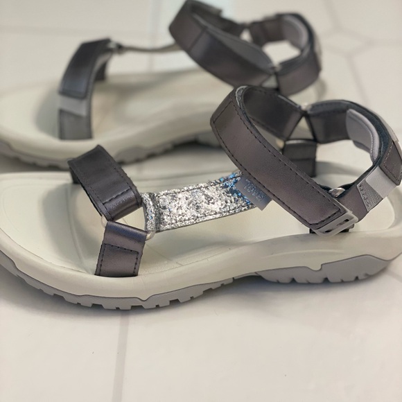 Teva x Christian Cowan Women's Hurricane XLT2 Metallic Silver Sandals - Picture 3 of 6